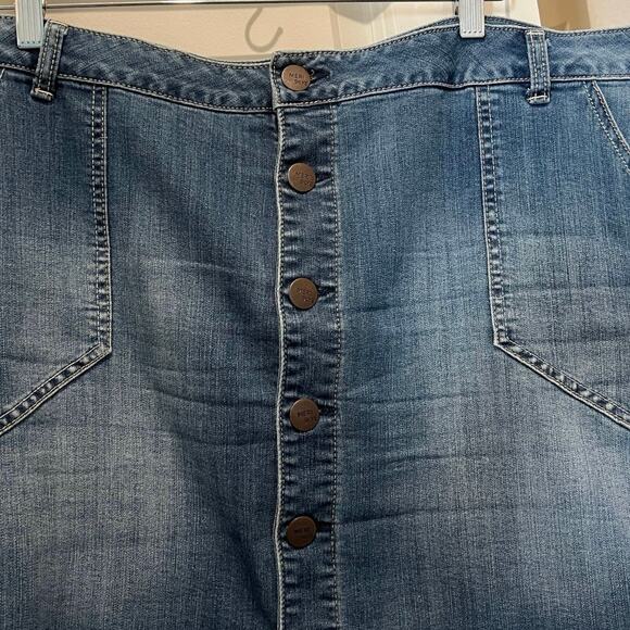 MERI SKYE Plus Sz 18 Denim Mini Skirt Button Front Pockets Stretch Med Wash - Picture 3 of 6